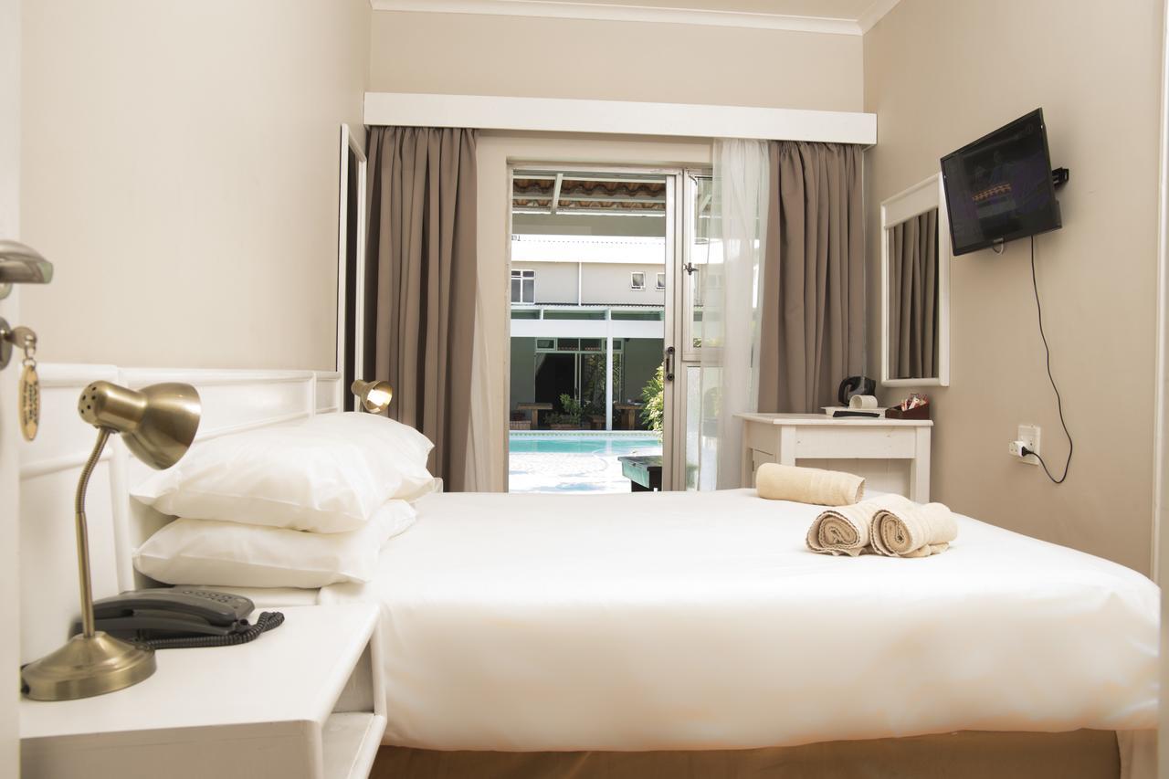 Savoy Hotel เจฟฟรีส์เบย์ ภายนอก รูปภาพ